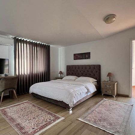 Hotel Vila Arbri ベラト エクステリア 写真