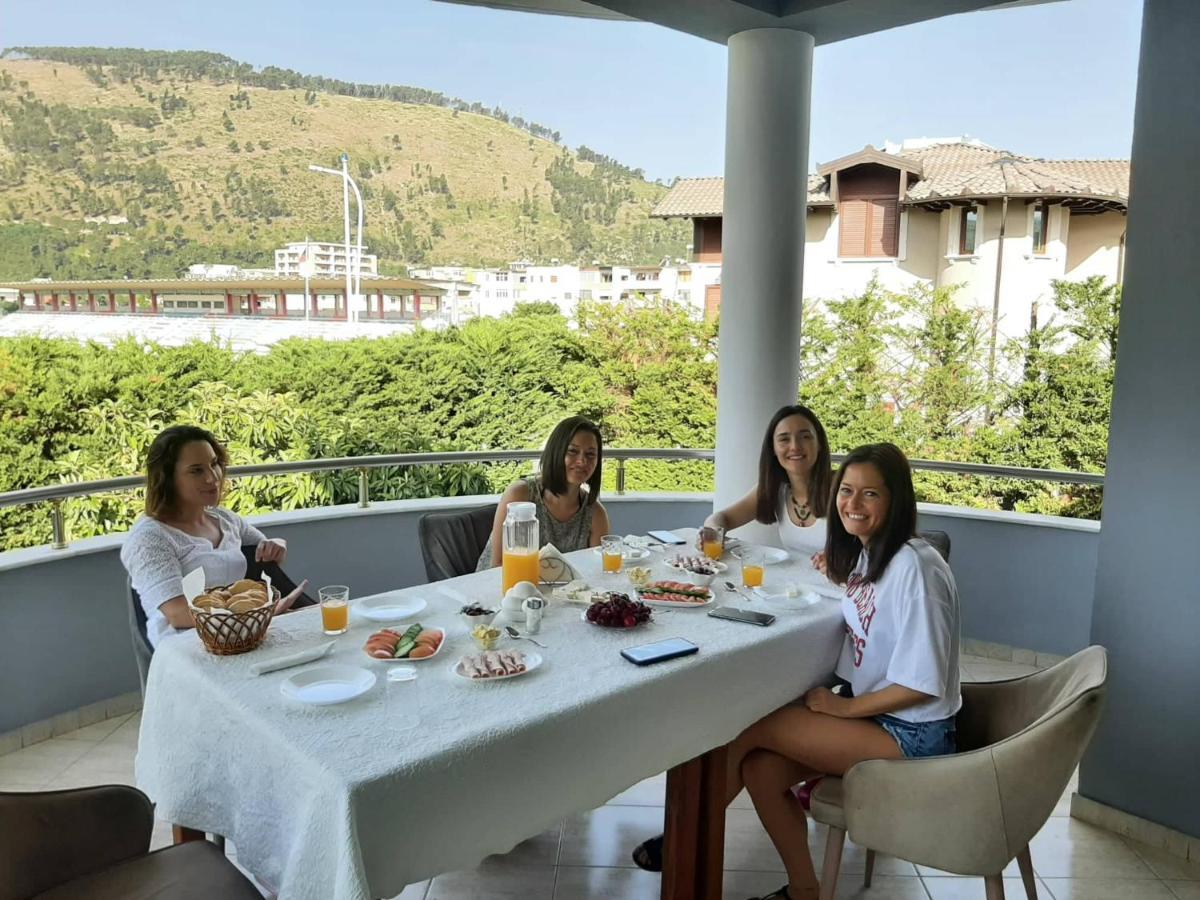 Hotel Vila Arbri ベラト エクステリア 写真