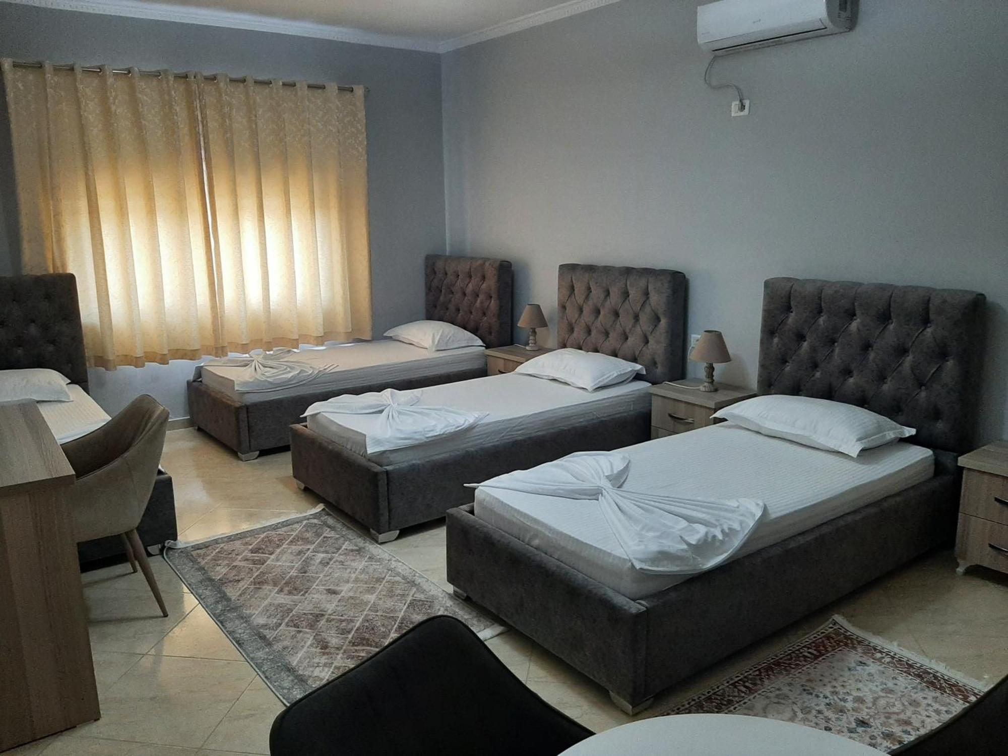 Hotel Vila Arbri ベラト エクステリア 写真