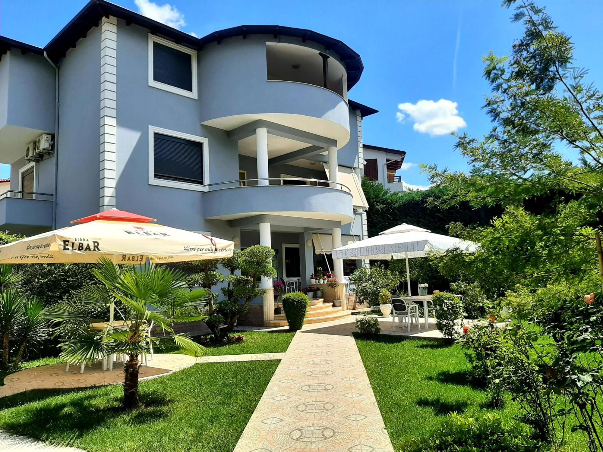Hotel Vila Arbri ベラト エクステリア 写真