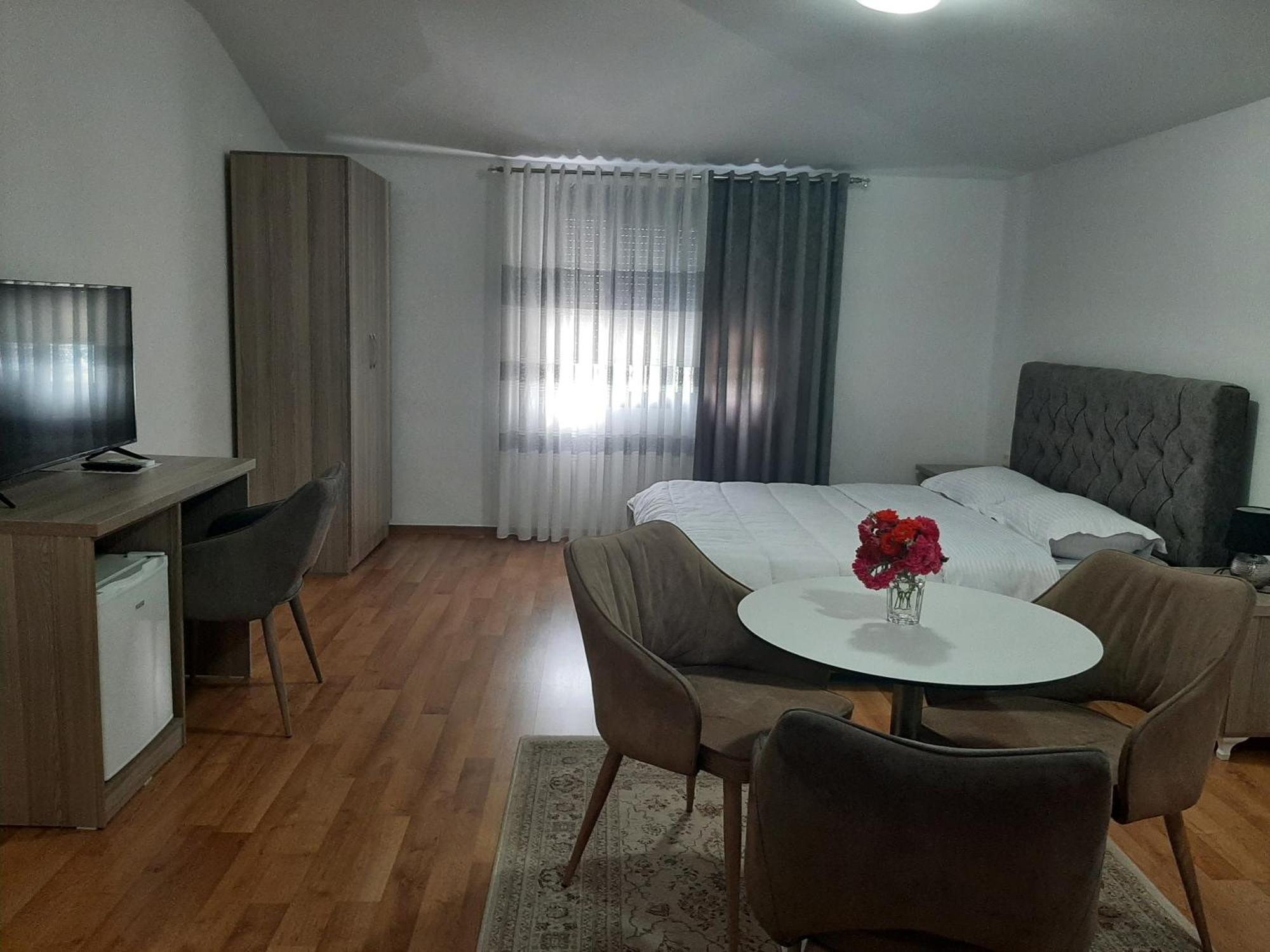 Hotel Vila Arbri ベラト 部屋 写真