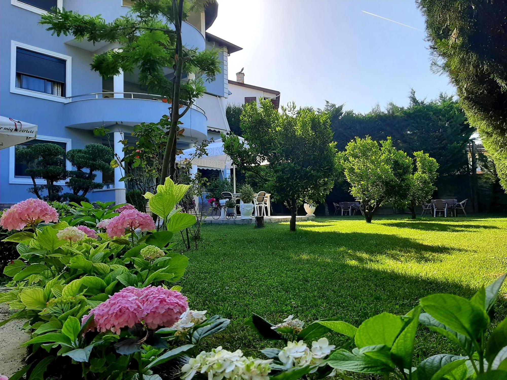 Hotel Vila Arbri ベラト エクステリア 写真