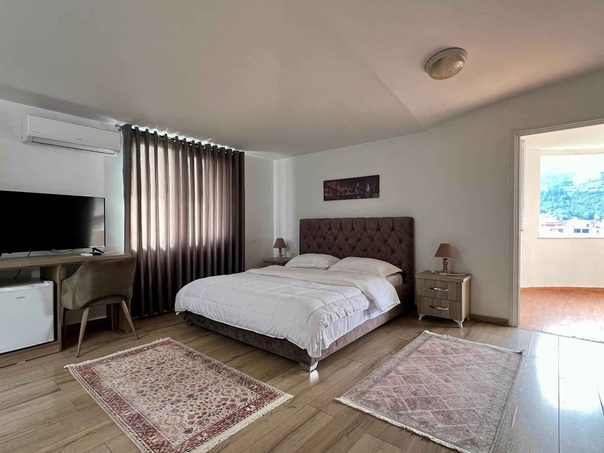 Hotel Vila Arbri ベラト エクステリア 写真