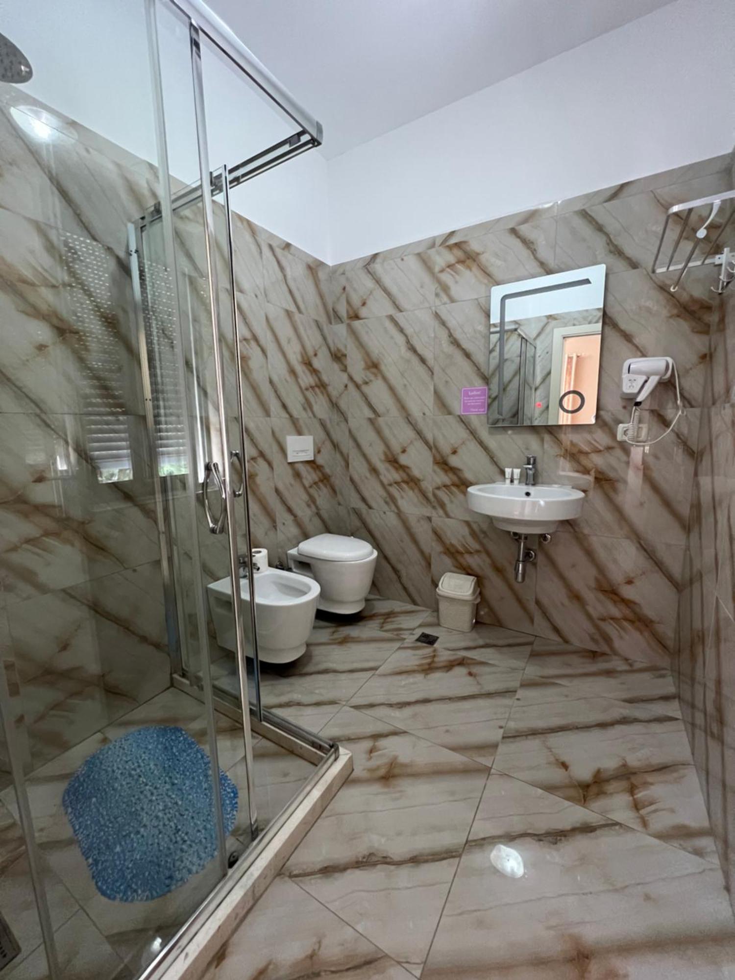 Hotel Vila Arbri ベラト エクステリア 写真