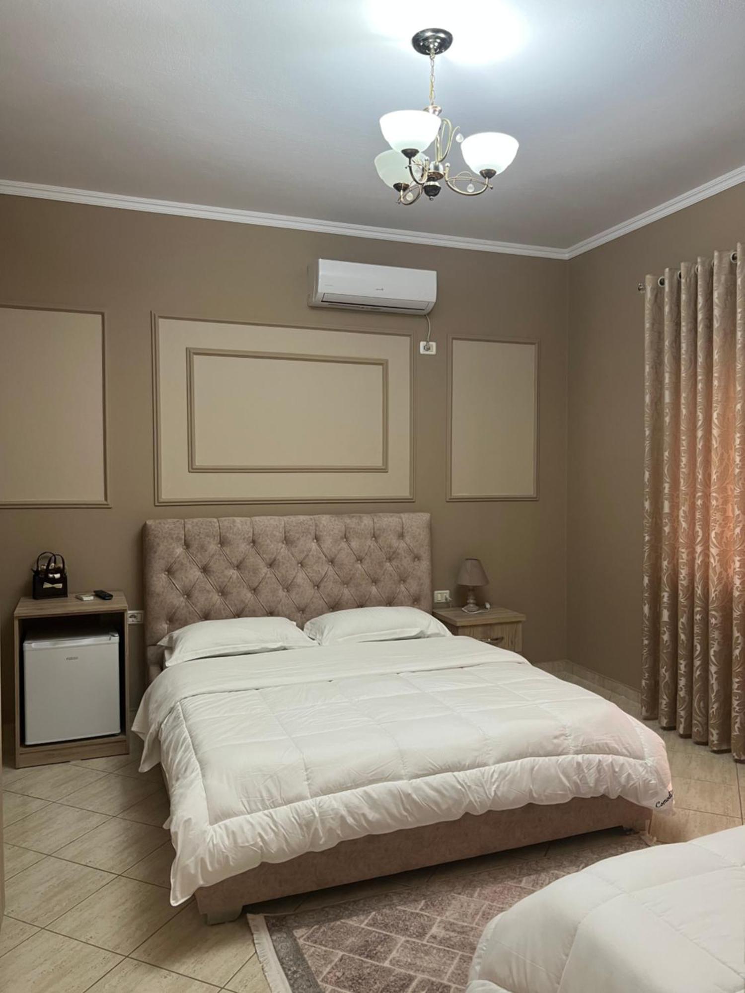 Hotel Vila Arbri ベラト エクステリア 写真